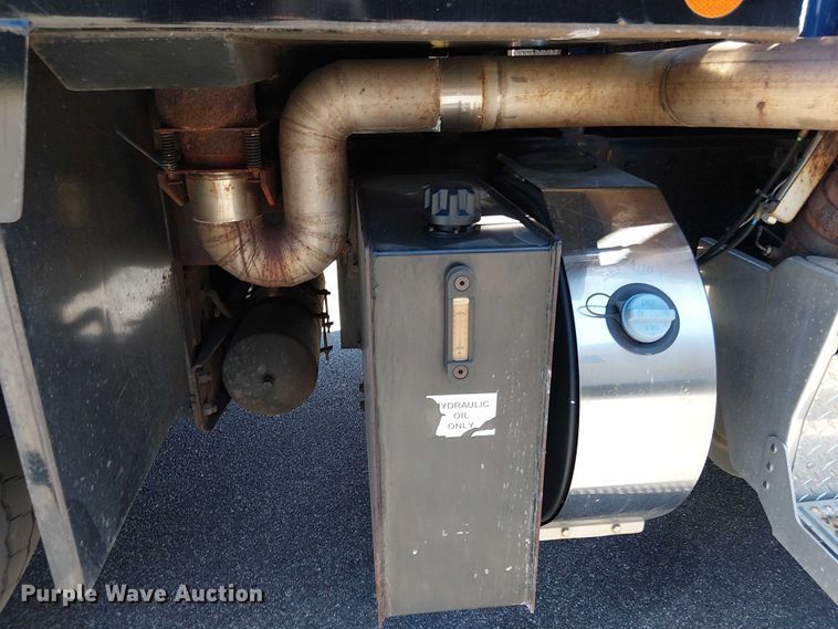 image for item EV5117 2021 Peterbilt 389 dump truck