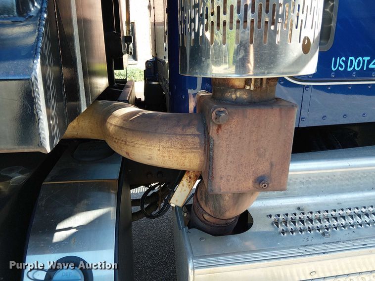 image for item EV5117 2021 Peterbilt 389 dump truck