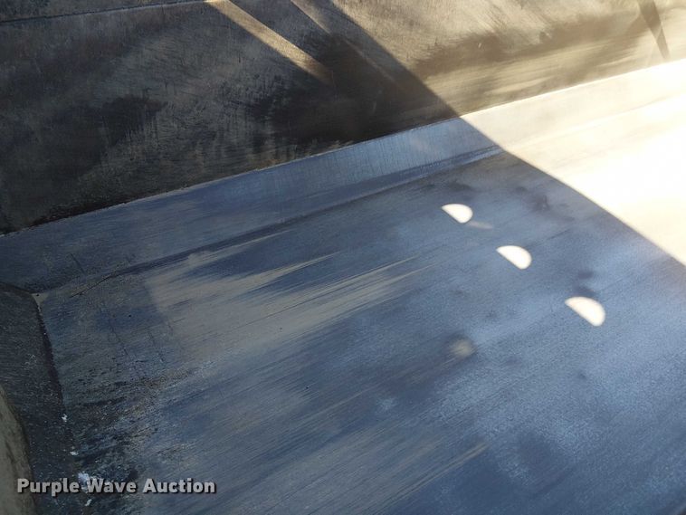 image for item EV5117 2021 Peterbilt 389 dump truck