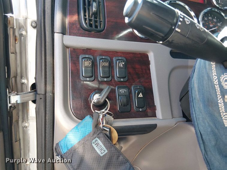 image for item EV5117 2021 Peterbilt 389 dump truck