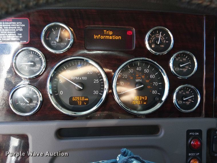 image for item EV5117 2021 Peterbilt 389 dump truck