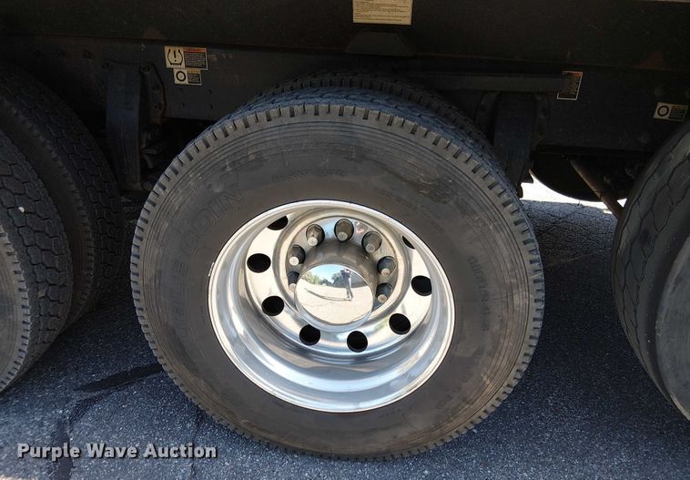 image for item EV5117 2021 Peterbilt 389 dump truck