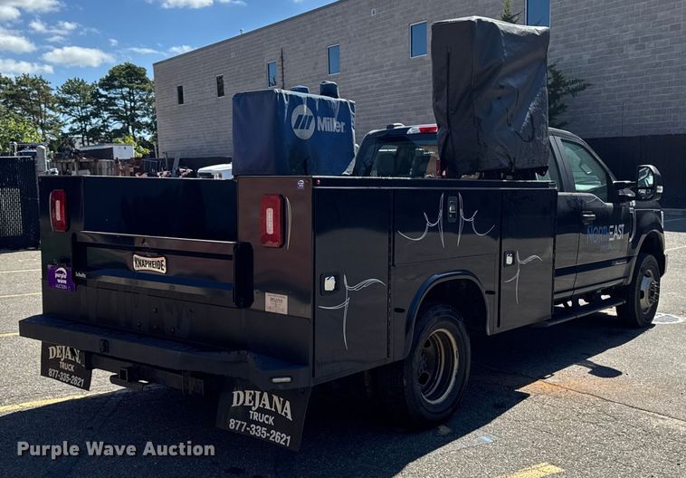 image for item EV5123 2021 Ford F350 Super Duty SuperCab utility bed pickup truck