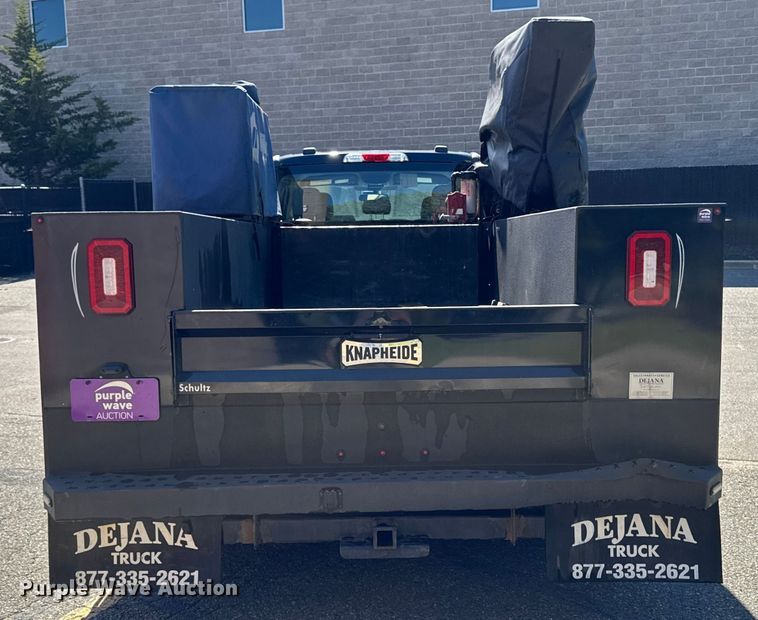 image for item EV5123 2021 Ford F350 Super Duty SuperCab utility bed pickup truck