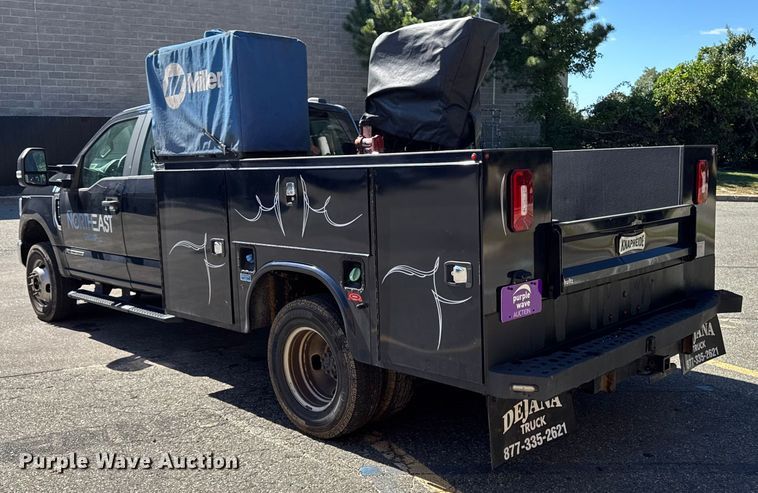 image for item EV5123 2021 Ford F350 Super Duty SuperCab utility bed pickup truck