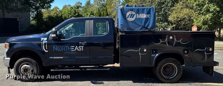 image for item EV5123 2021 Ford F350 Super Duty SuperCab utility bed pickup truck