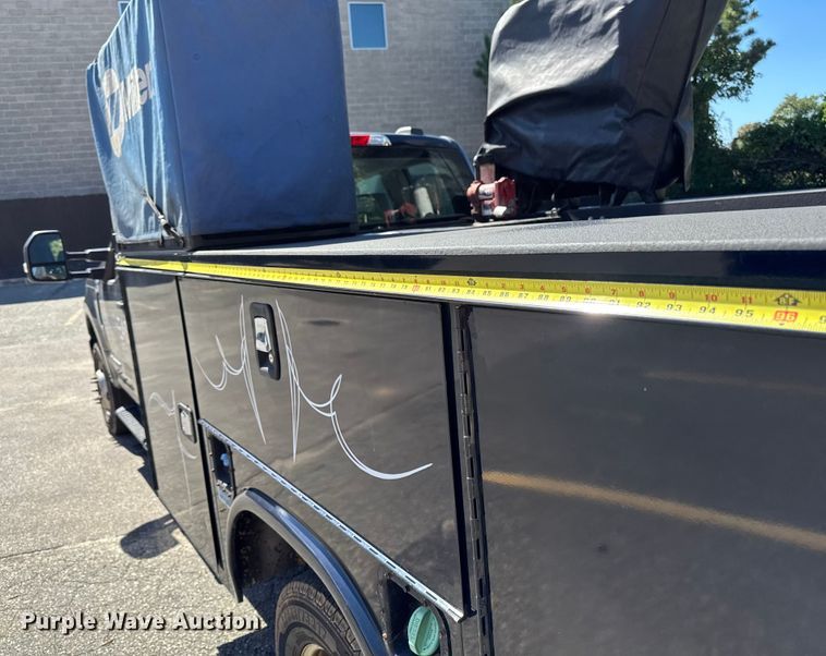 image for item EV5123 2021 Ford F350 Super Duty SuperCab utility bed pickup truck