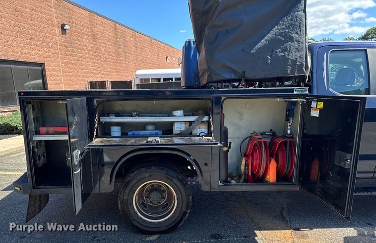 image for item EV5123 2021 Ford F350 Super Duty SuperCab utility bed pickup truck