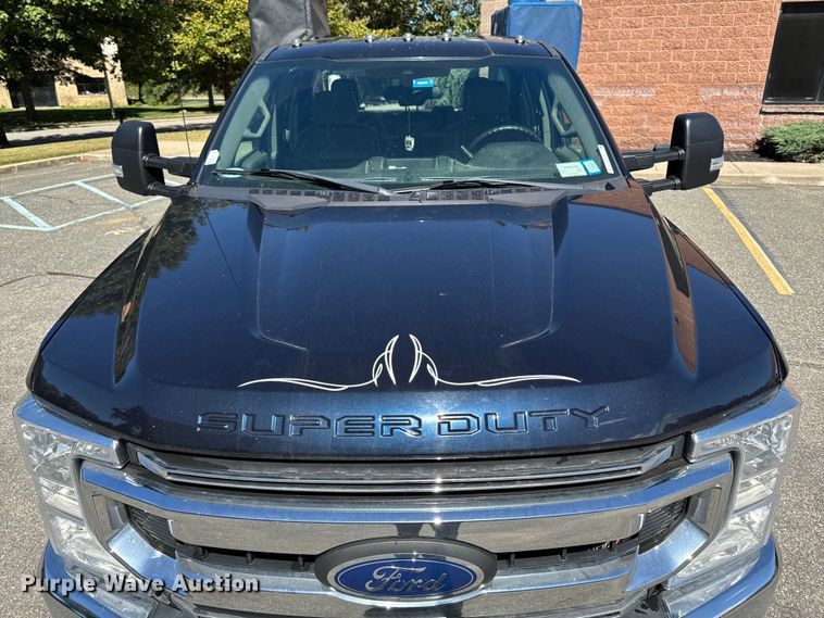 image for item EV5123 2021 Ford F350 Super Duty SuperCab utility bed pickup truck