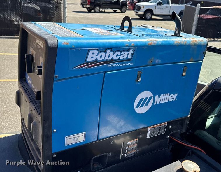 image for item EV5123 2021 Ford F350 Super Duty SuperCab utility bed pickup truck