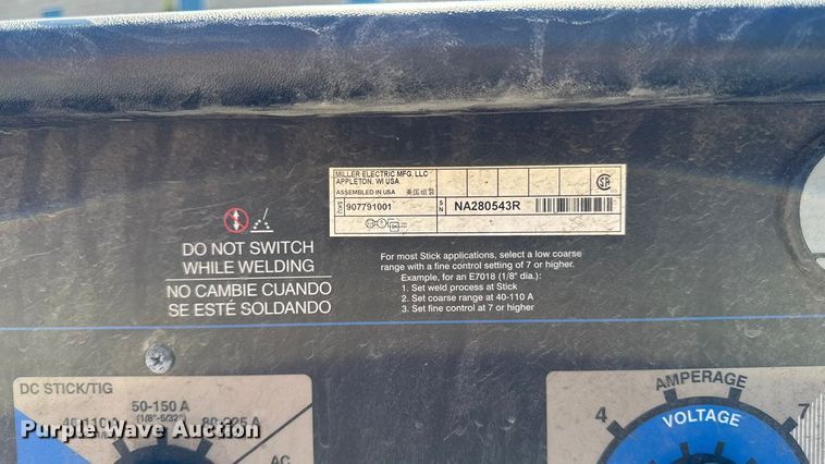 image for item EV5123 2021 Ford F350 Super Duty SuperCab utility bed pickup truck