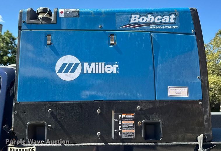 image for item EV5123 2021 Ford F350 Super Duty SuperCab utility bed pickup truck