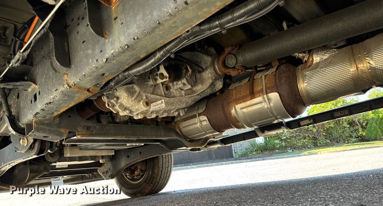 image for item EV5123 2021 Ford F350 Super Duty SuperCab utility bed pickup truck