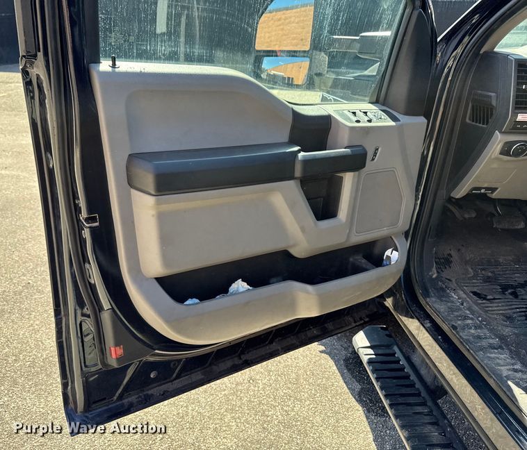 image for item EV5123 2021 Ford F350 Super Duty SuperCab utility bed pickup truck