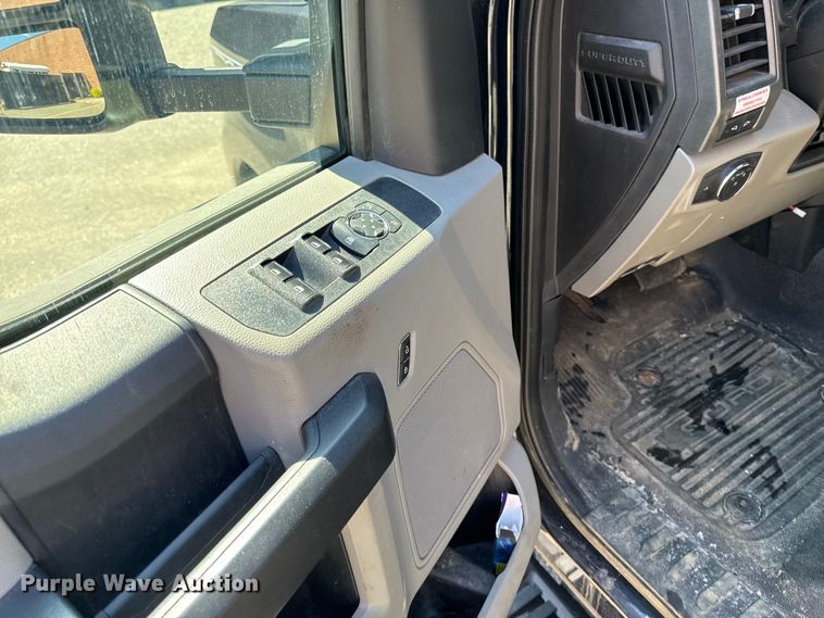 image for item EV5123 2021 Ford F350 Super Duty SuperCab utility bed pickup truck