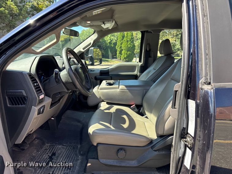 image for item EV5123 2021 Ford F350 Super Duty SuperCab utility bed pickup truck