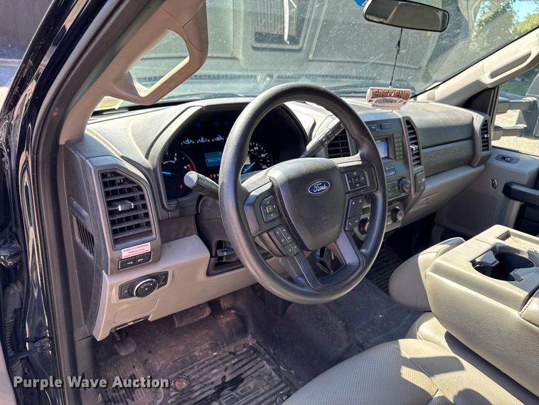 image for item EV5123 2021 Ford F350 Super Duty SuperCab utility bed pickup truck