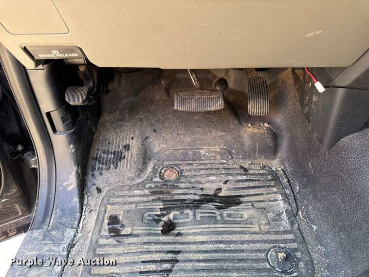 image for item EV5123 2021 Ford F350 Super Duty SuperCab utility bed pickup truck