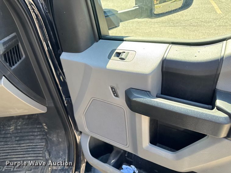 image for item EV5123 2021 Ford F350 Super Duty SuperCab utility bed pickup truck