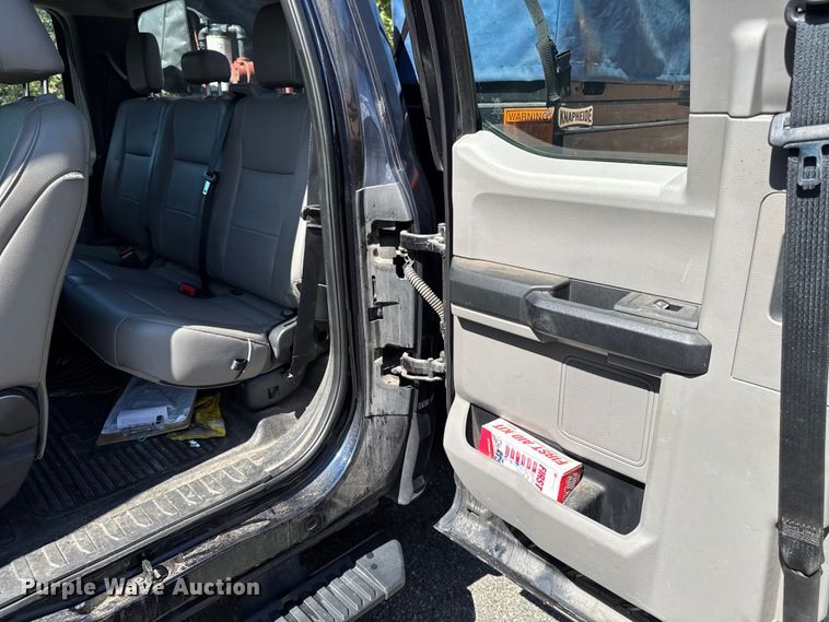 image for item EV5123 2021 Ford F350 Super Duty SuperCab utility bed pickup truck