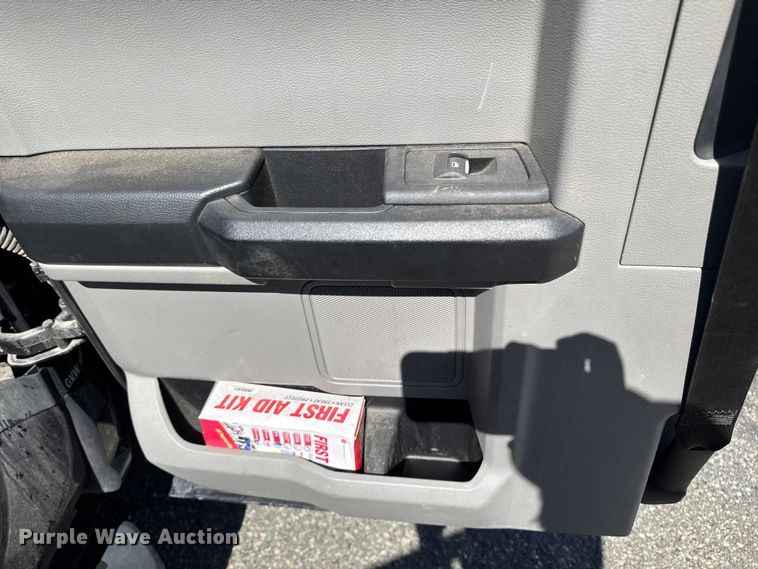 image for item EV5123 2021 Ford F350 Super Duty SuperCab utility bed pickup truck