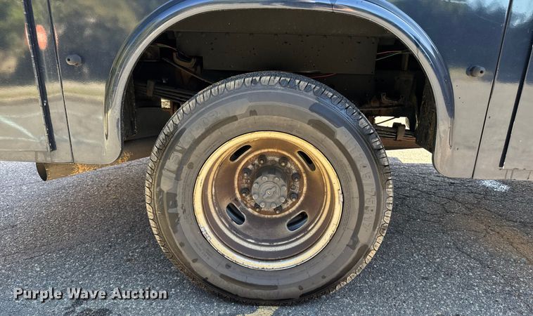 image for item EV5123 2021 Ford F350 Super Duty SuperCab utility bed pickup truck