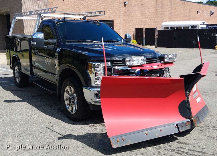 image for item EV5125 2019 Ford F350 Super Duty utility bed pickup truck