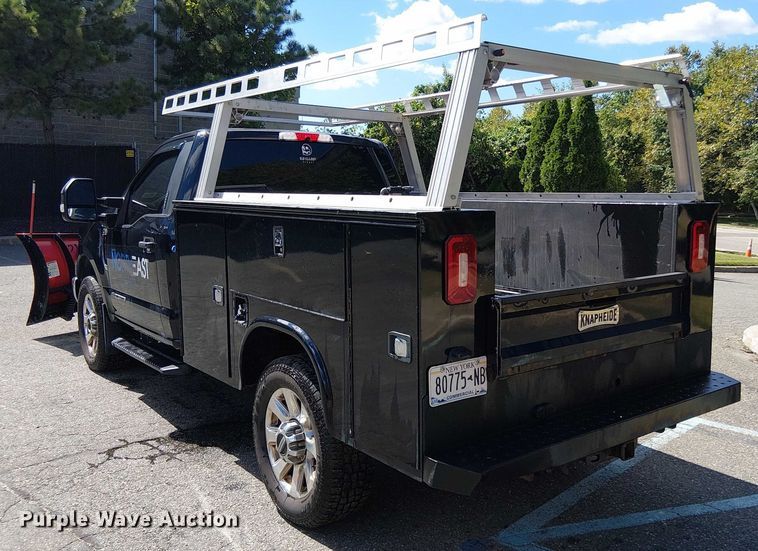 image for item EV5125 2019 Ford F350 Super Duty utility bed pickup truck