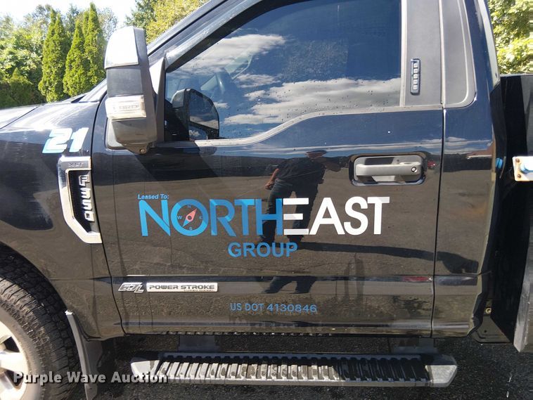 image for item EV5125 2019 Ford F350 Super Duty utility bed pickup truck