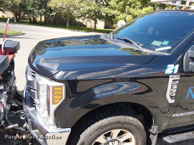 image for item EV5125 2019 Ford F350 Super Duty utility bed pickup truck