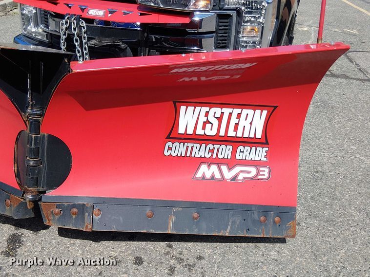 image for item EV5125 2019 Ford F350 Super Duty utility bed pickup truck