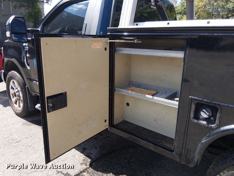 image for item EV5125 2019 Ford F350 Super Duty utility bed pickup truck