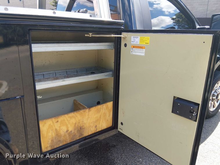 image for item EV5125 2019 Ford F350 Super Duty utility bed pickup truck