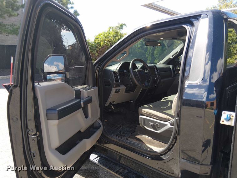 image for item EV5125 2019 Ford F350 Super Duty utility bed pickup truck