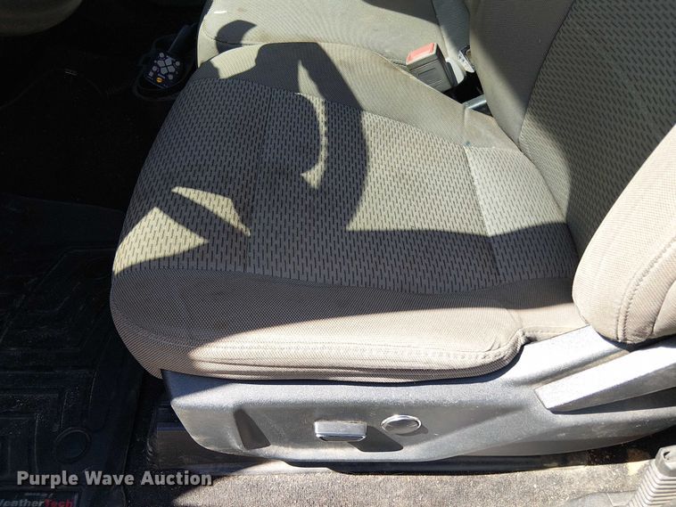 image for item EV5125 2019 Ford F350 Super Duty utility bed pickup truck