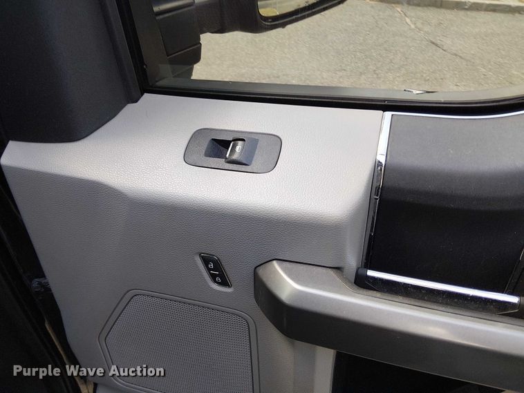 image for item EV5125 2019 Ford F350 Super Duty utility bed pickup truck