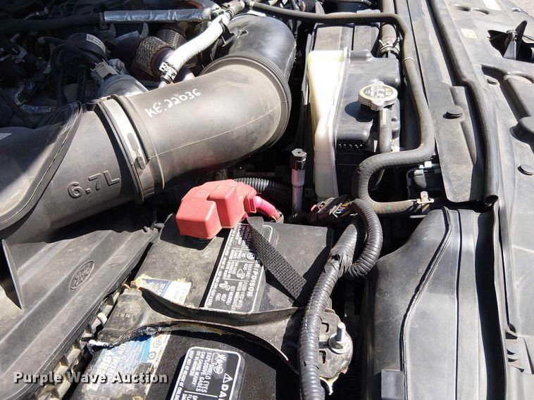 image for item EV5125 2019 Ford F350 Super Duty utility bed pickup truck