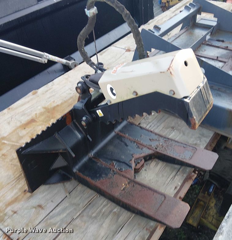 image for item EV5131 Daniel skid steer grapple