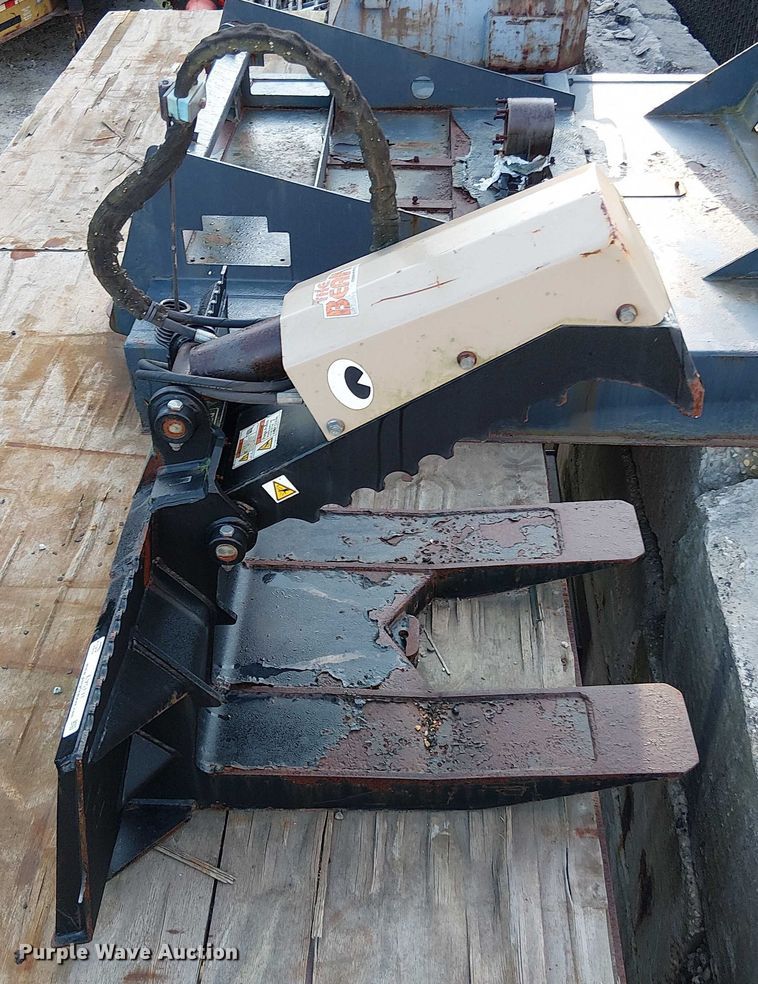 image for item EV5131 Daniel skid steer grapple