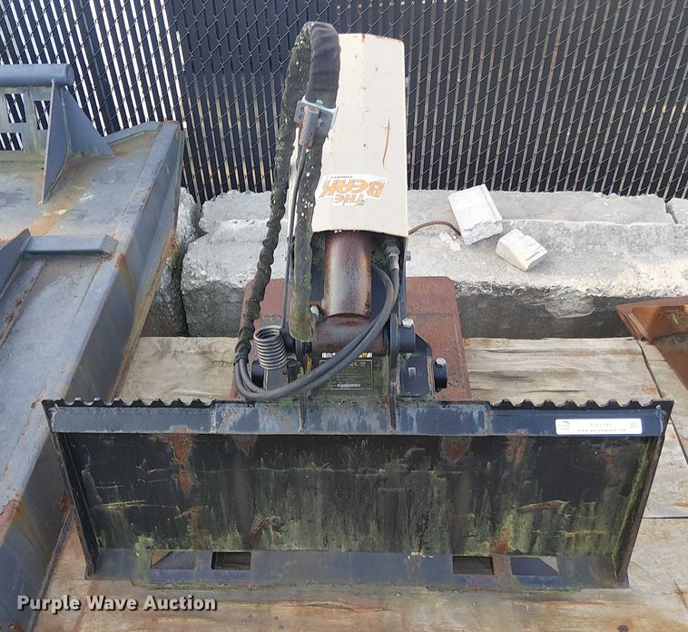 image for item EV5131 Daniel skid steer grapple