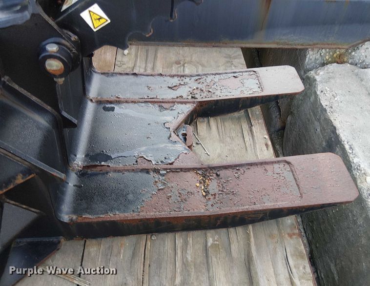 image for item EV5131 Daniel skid steer grapple