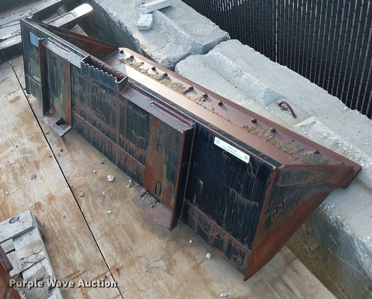 image for item EV5132 Caterpillar skid steer bucket