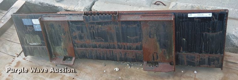 image for item EV5132 Caterpillar skid steer bucket