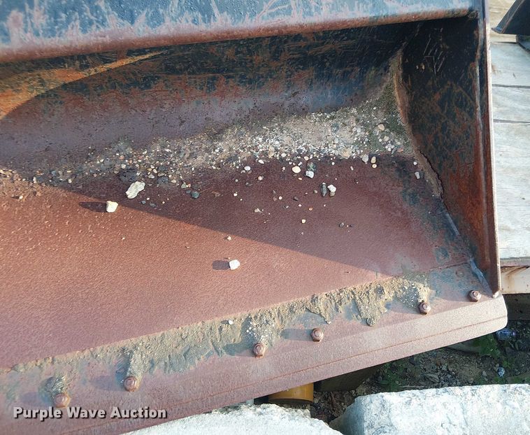 image for item EV5132 Caterpillar skid steer bucket