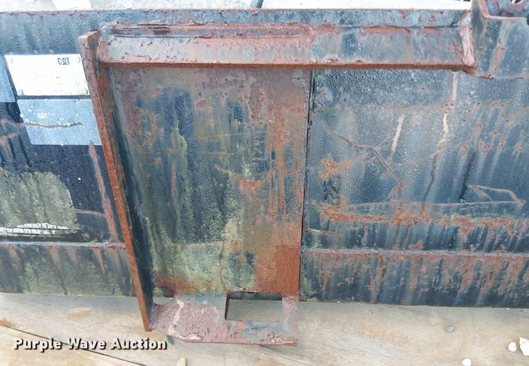 image for item EV5132 Caterpillar skid steer bucket