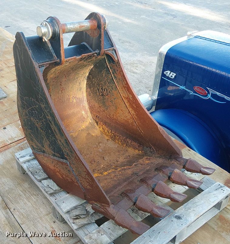 image for item EV5133 Caterpillar backhoe bucket