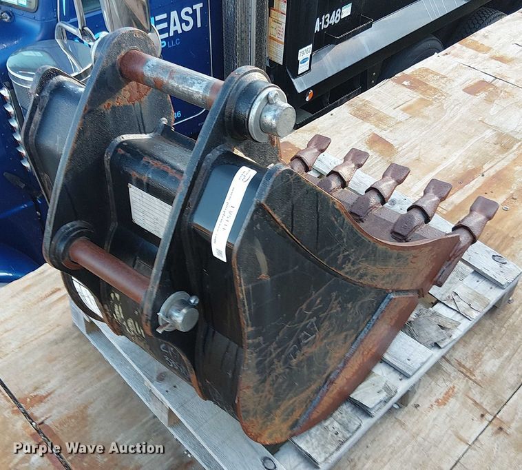 image for item EV5133 Caterpillar backhoe bucket