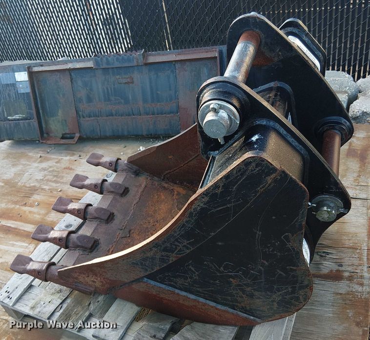 image for item EV5133 Caterpillar backhoe bucket