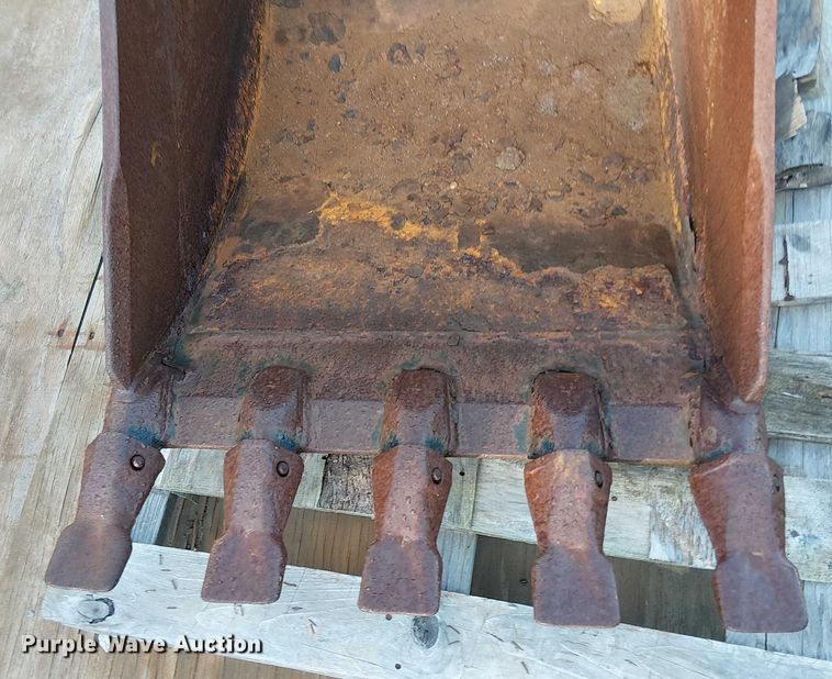 image for item EV5133 Caterpillar backhoe bucket