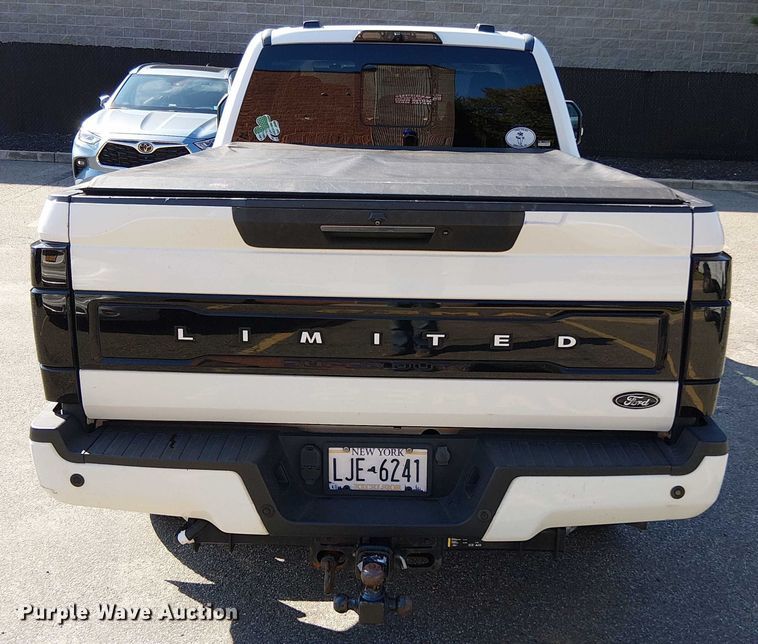 image for item EV5136 2020 Ford F350 Super Duty Limited Crew Cab pickup truck